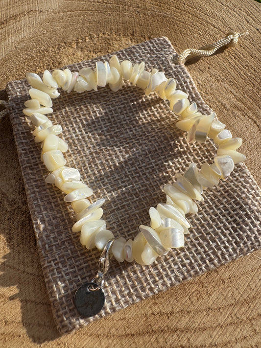 Mother of Pearl Chip Bracelet