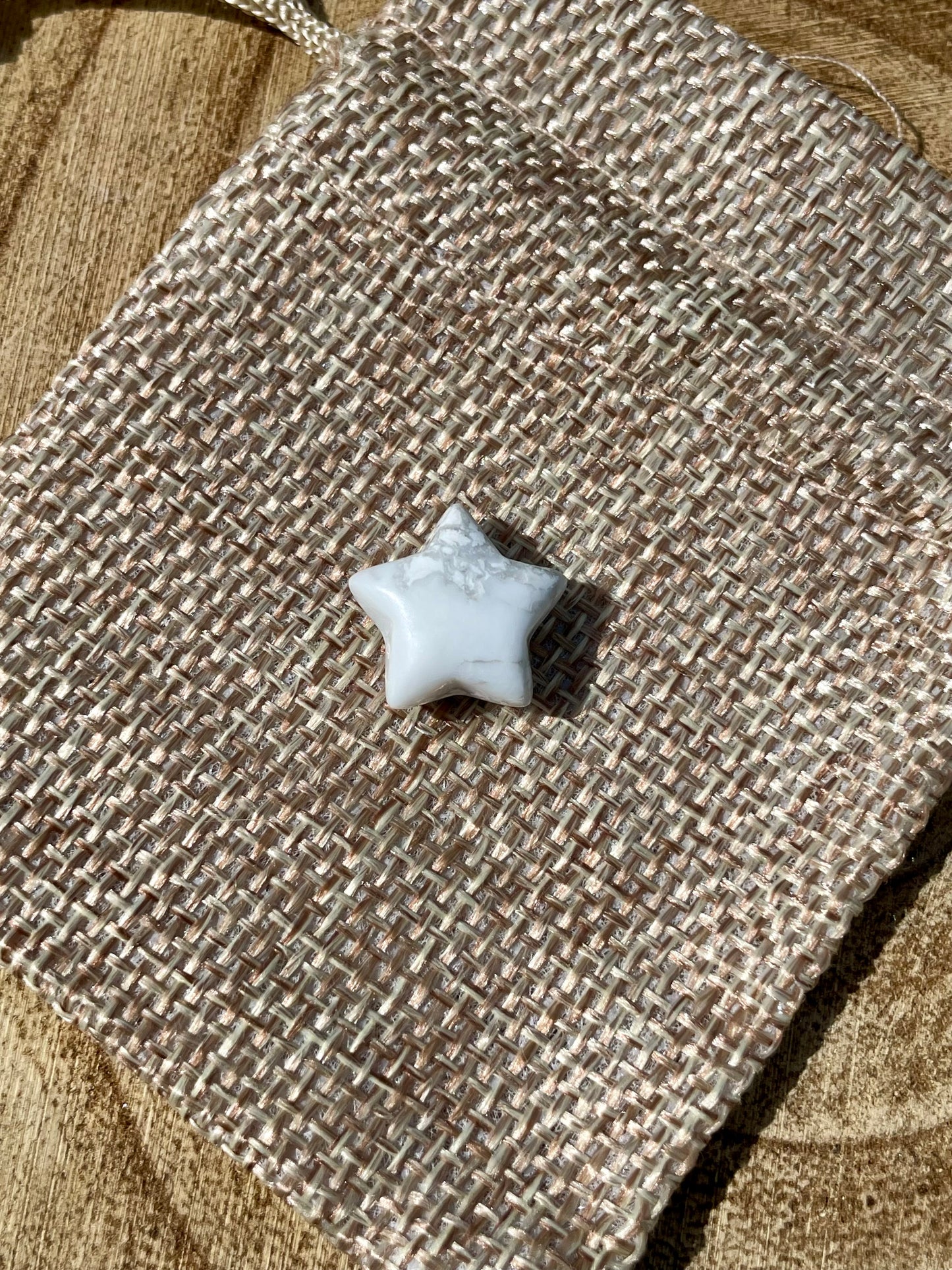 Mini Howlite Star - 15mm