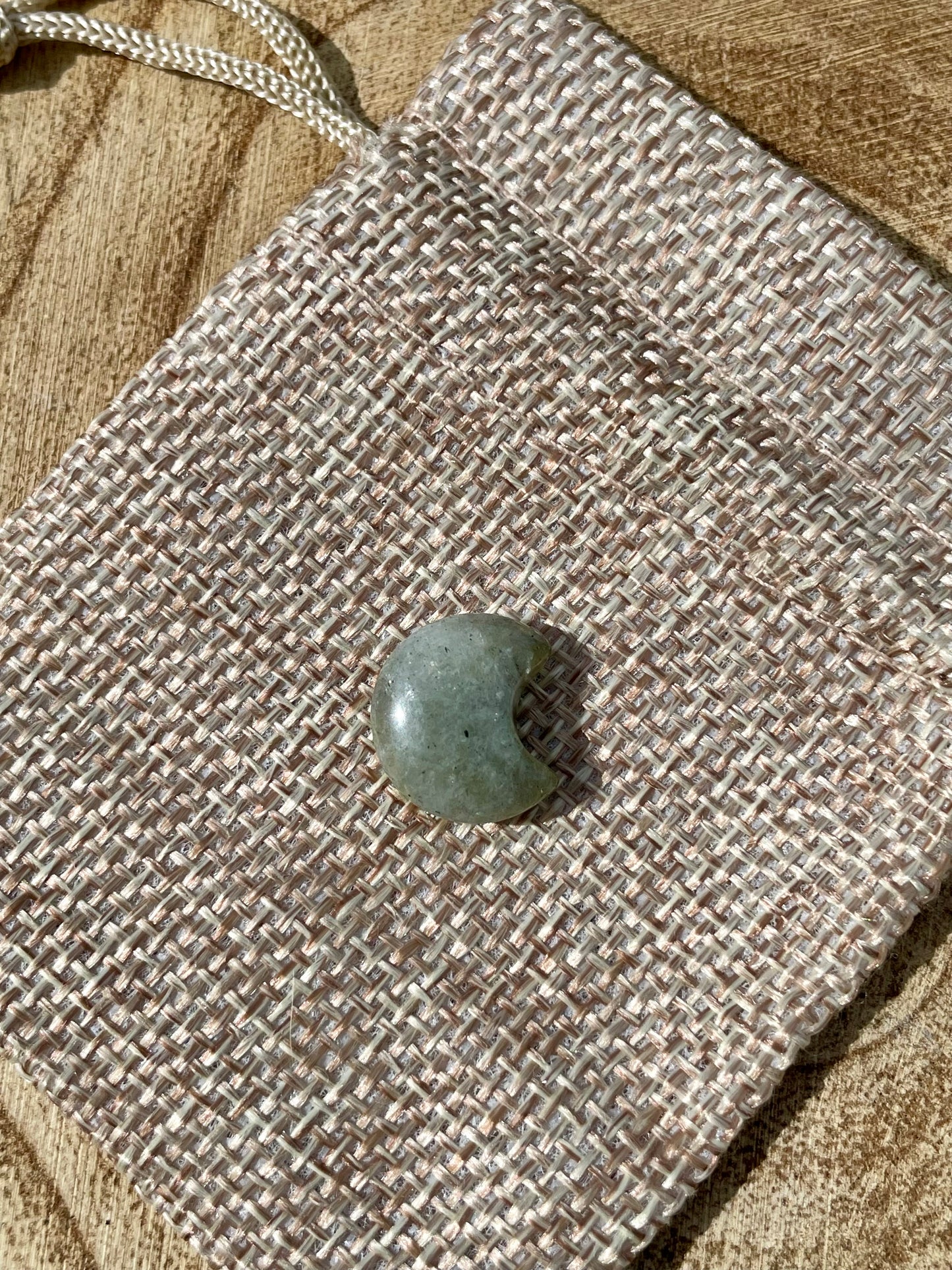 Mini Labradorite Moon - 15mm